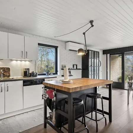 3 Bedroom Nice In *