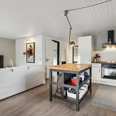 3 Bedroom Nice In Ferienhaus